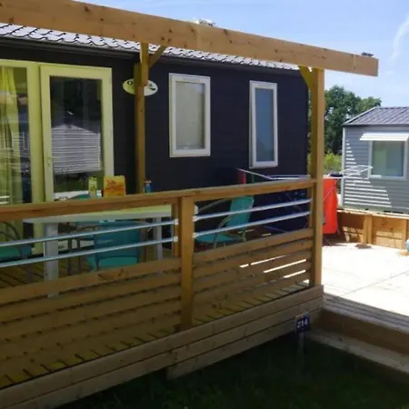 Kemping Mobil-home Pour 4 Pers. Avec Terrasse - Api-1-52-945