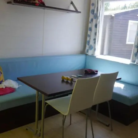 Mobil-home Pour 4 Pers. Avec Terrasse - Api-1-52-945