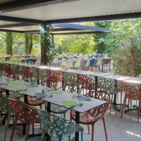 Mobil-home Pour 4 Pers. Avec Terrasse - Api-1-52-945 * Martiel